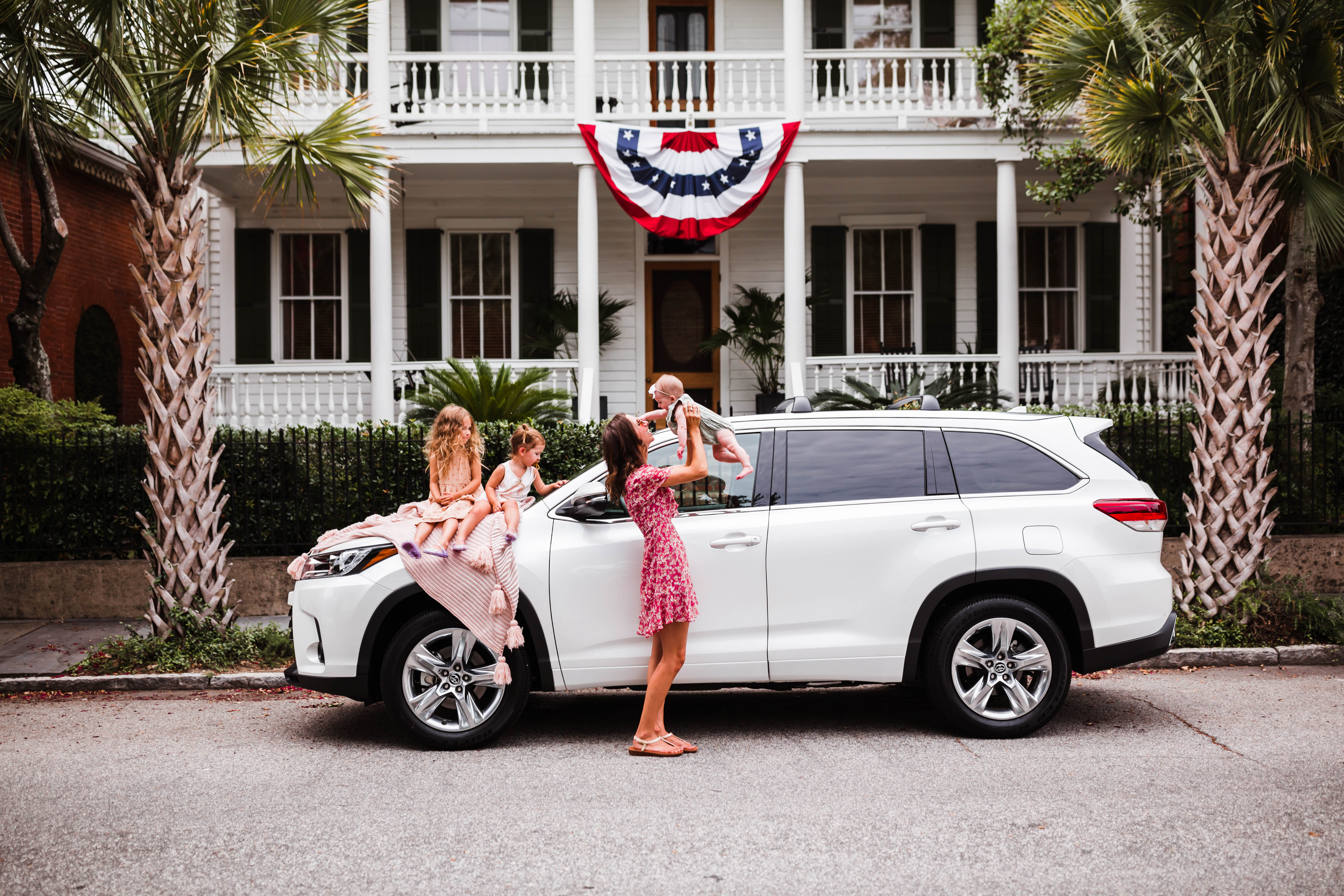 2019-toyota-highlander-goes-to-charleston